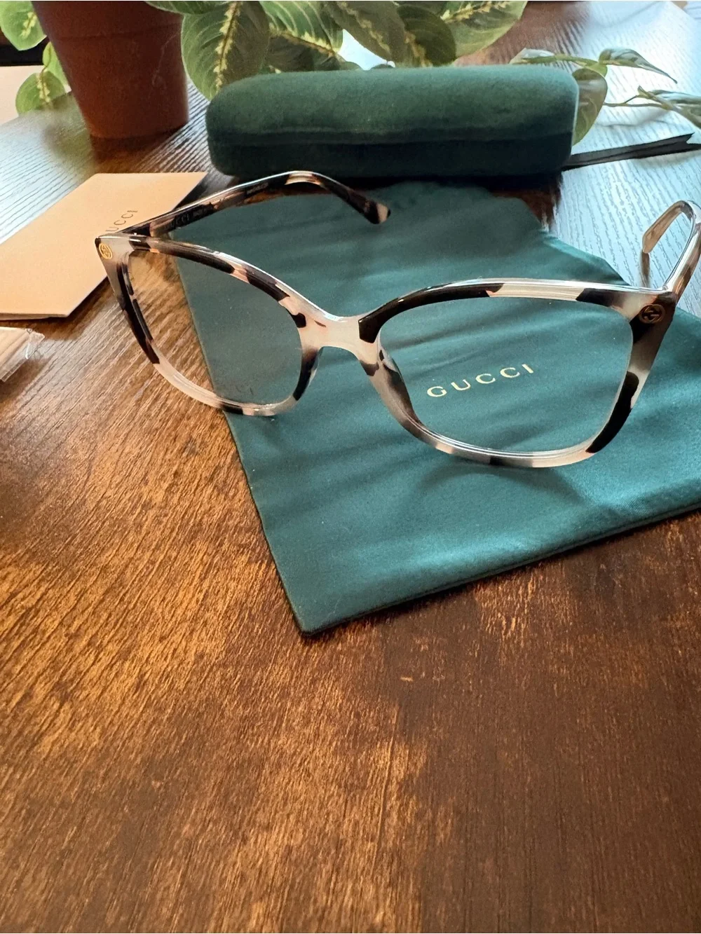 Gucci Acetate Eyeglass Frame with Green Velvet Orange Lined Case